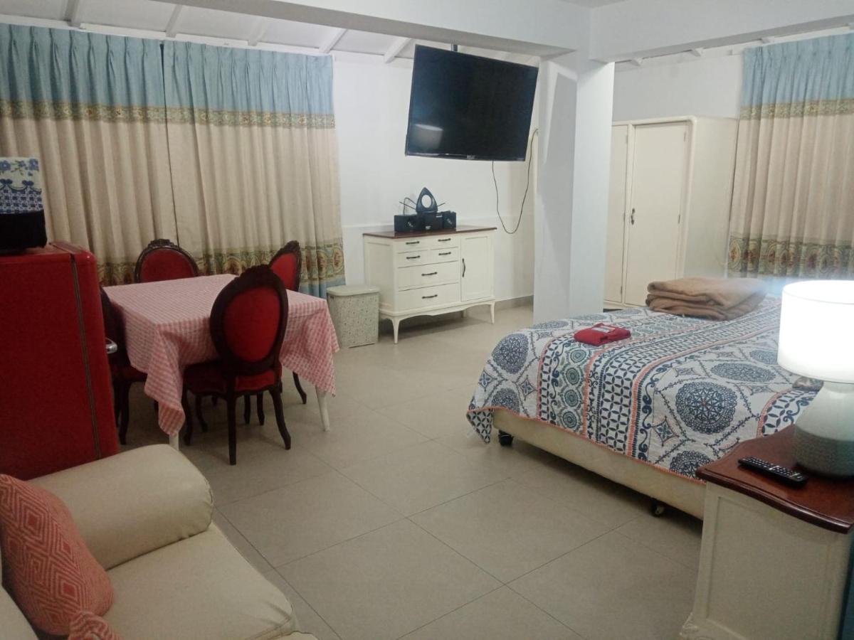 Strenua - Las Quintanas Hostel Trujillo Bagian luar foto