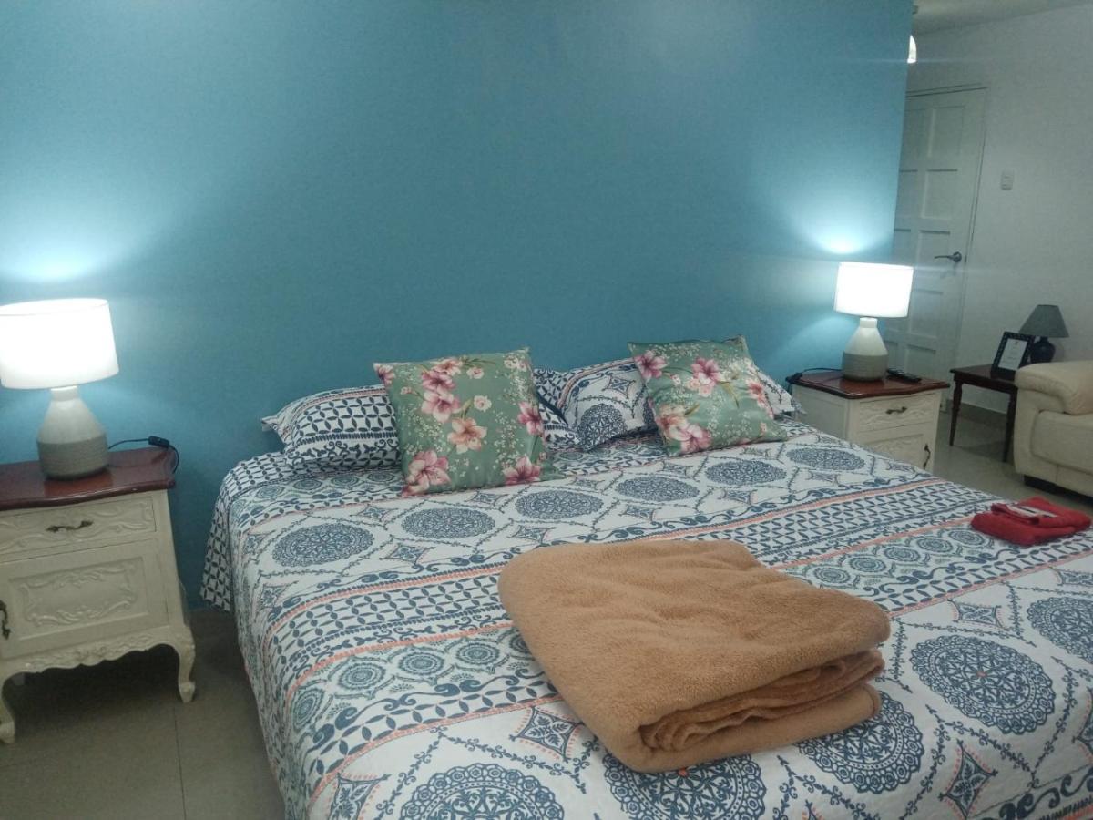 Strenua - Las Quintanas Hostel Trujillo Bagian luar foto