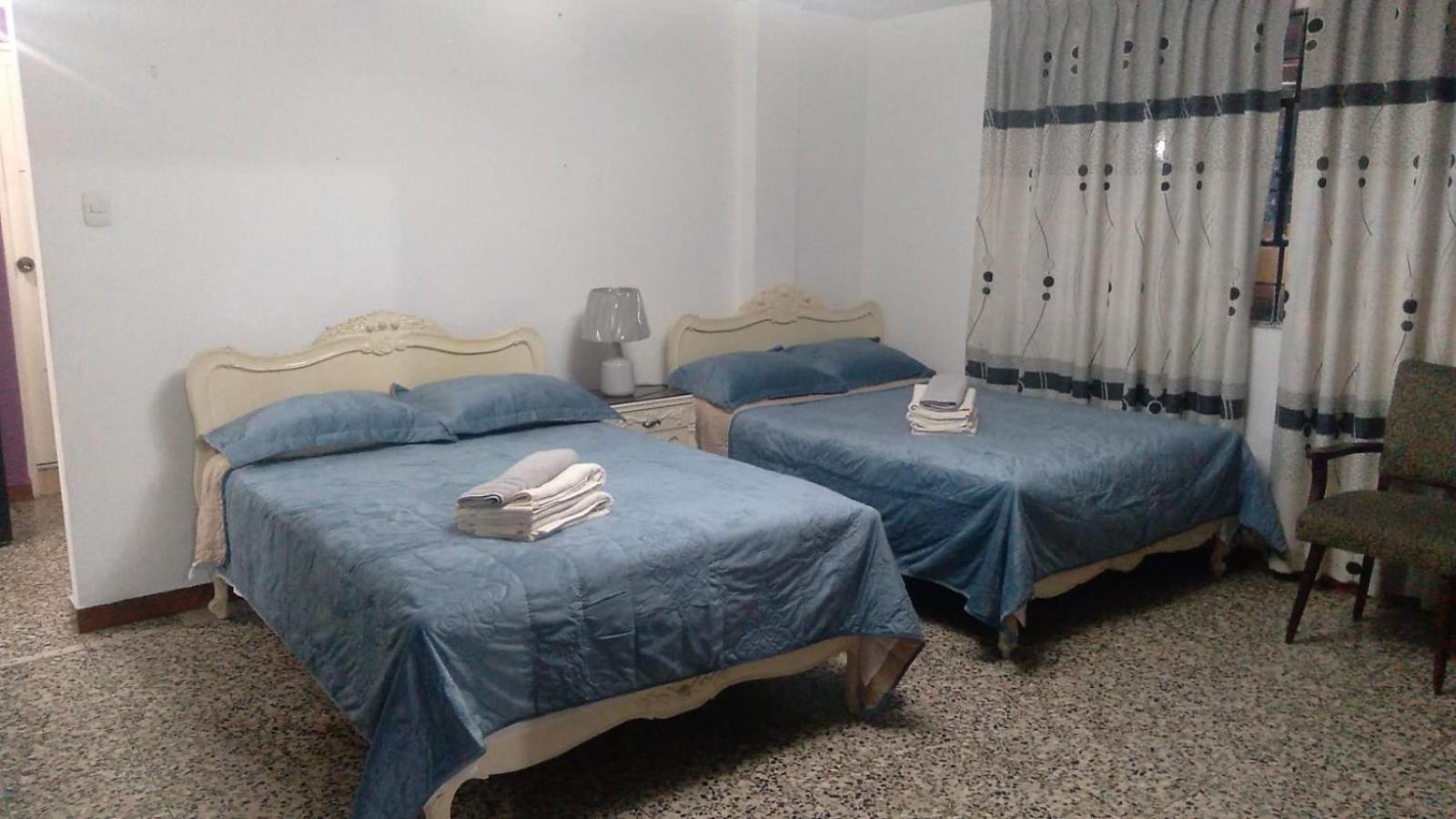 Strenua - Las Quintanas Hostel Trujillo Bagian luar foto
