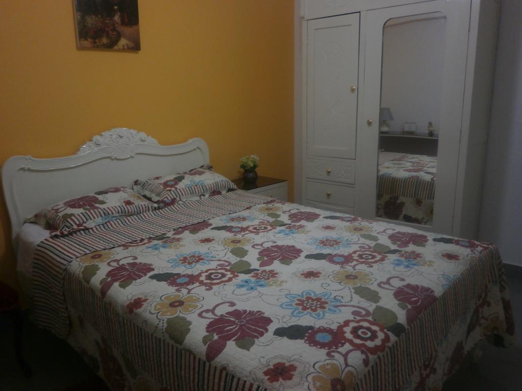 Strenua - Las Quintanas Hostel Trujillo Bagian luar foto