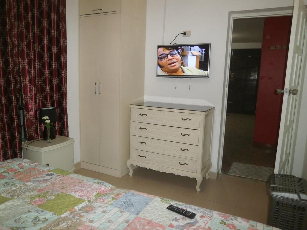 Strenua - Las Quintanas Hostel Trujillo Bagian luar foto