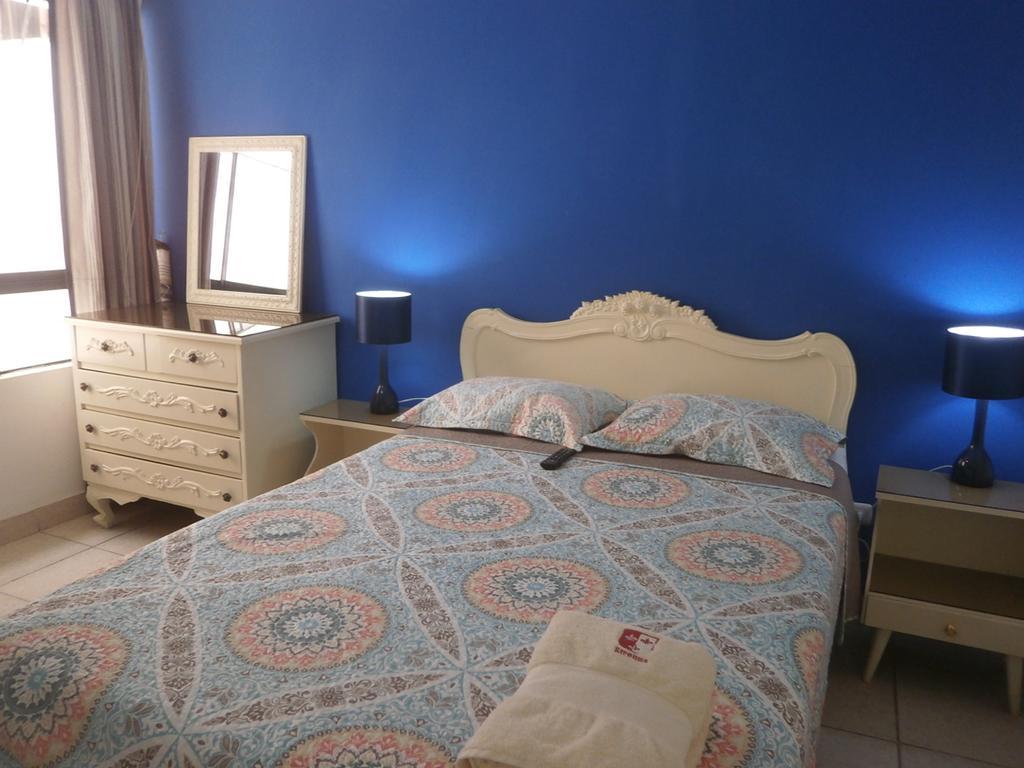 Strenua - Las Quintanas Hostel Trujillo Bagian luar foto