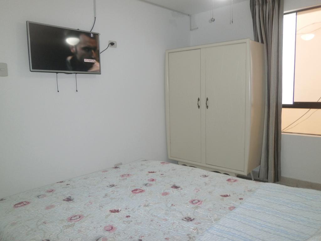 Strenua - Las Quintanas Hostel Trujillo Bagian luar foto