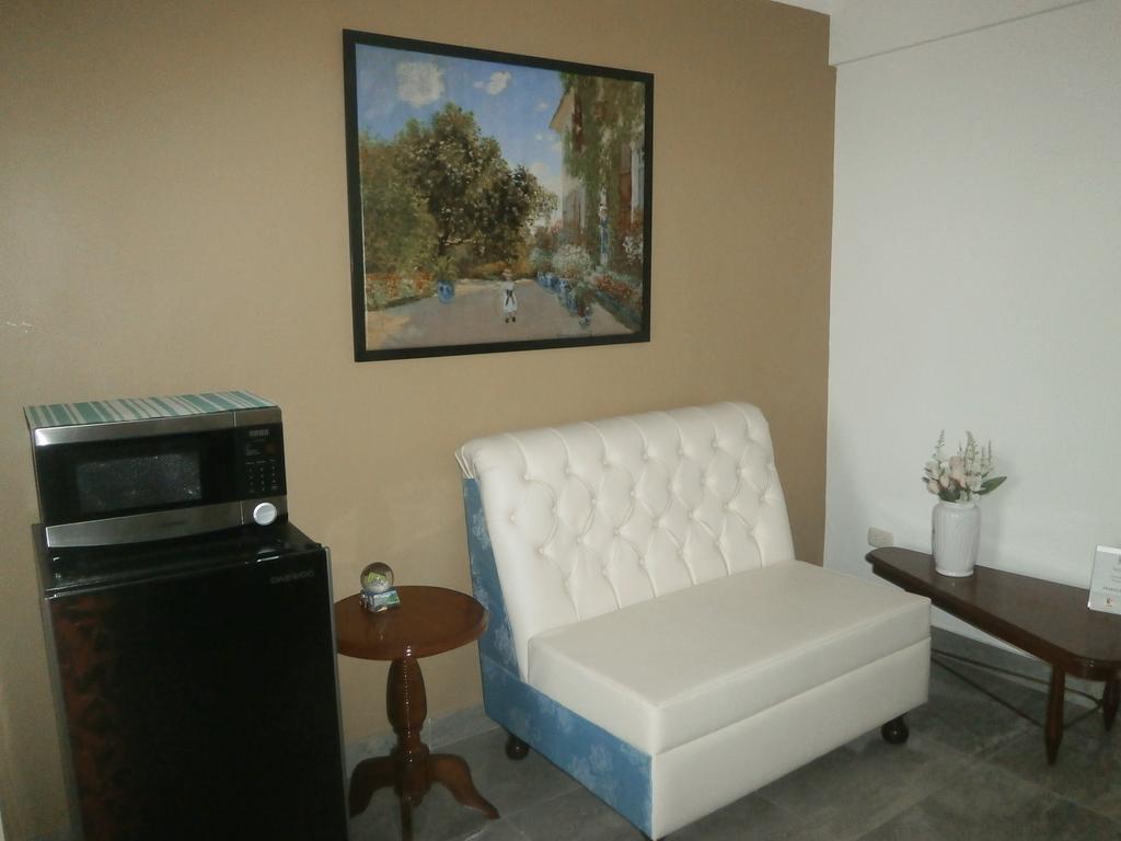 Strenua - Las Quintanas Hostel Trujillo Bagian luar foto