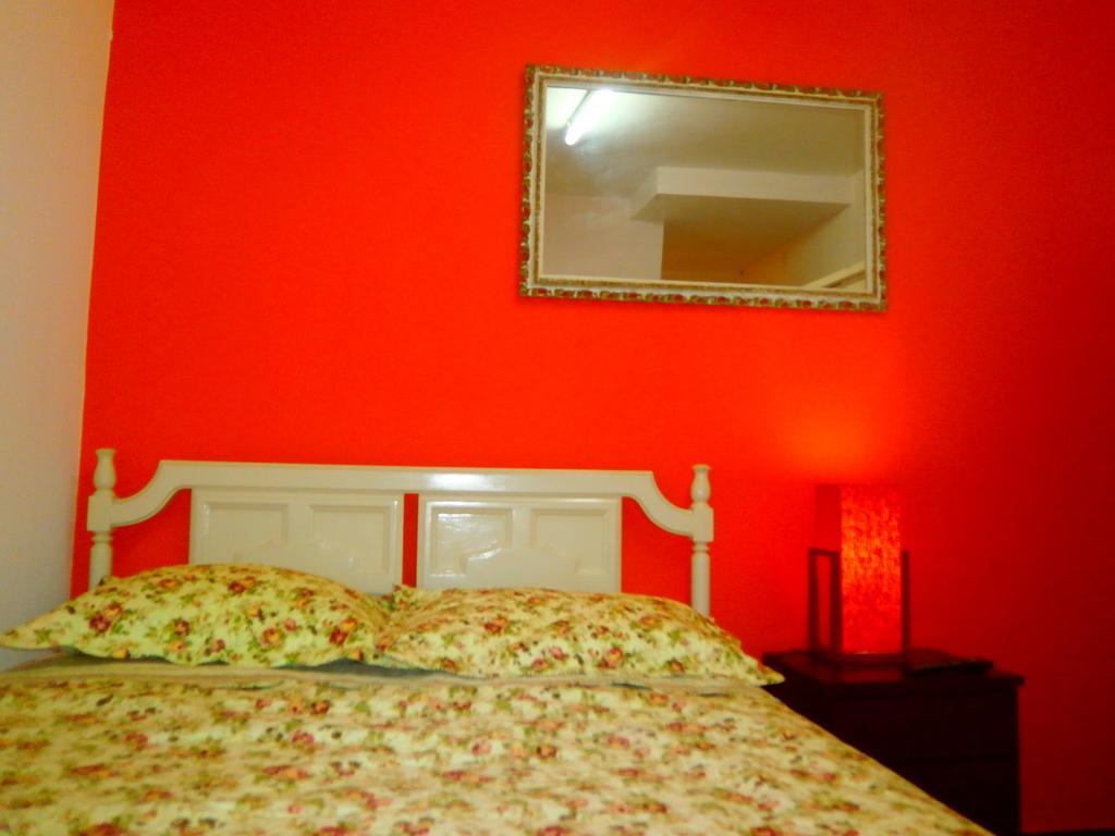 Strenua - Las Quintanas Hostel Trujillo Bagian luar foto